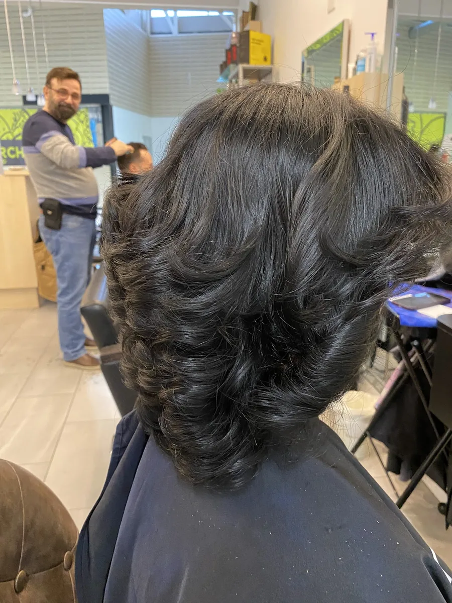 Brushing avec beaucoup de volume