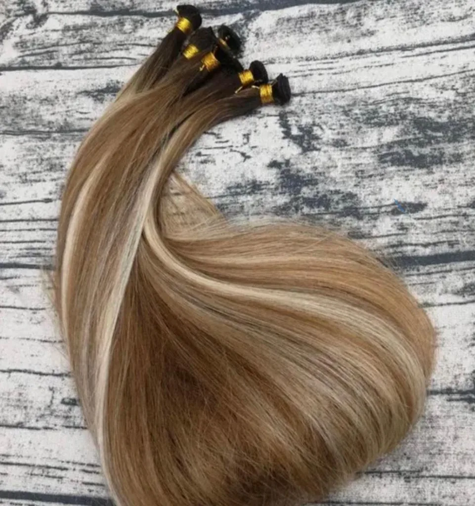 Mèches d'extensions blondes prêtes à être posées